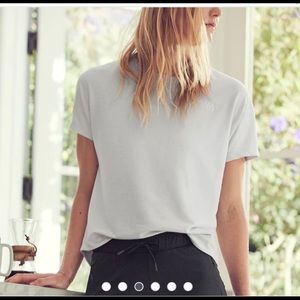 Hoka One One women’s Lifestyle tee